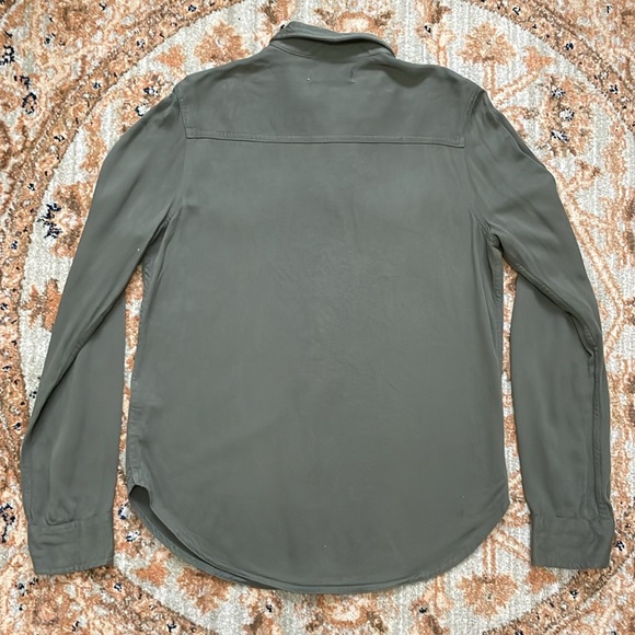 Hollister Women’s Dark Olive Green Slinky Soft Viscose Button Up Shirt In Small - Picture 8 of 11
